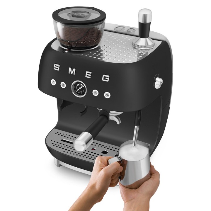 Machine à café Noir Mat SMEG avec broyeur