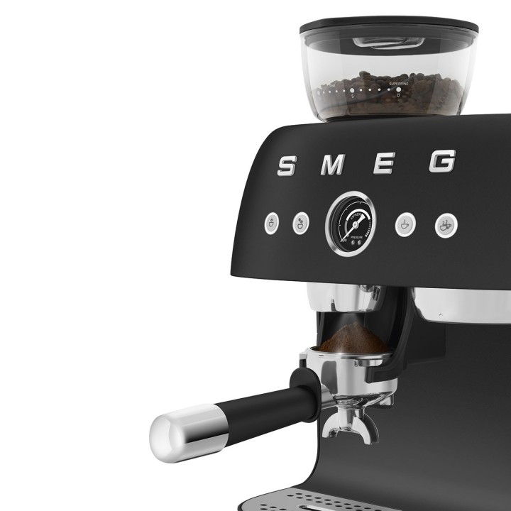 Machine à café Noir Mat SMEG avec broyeur