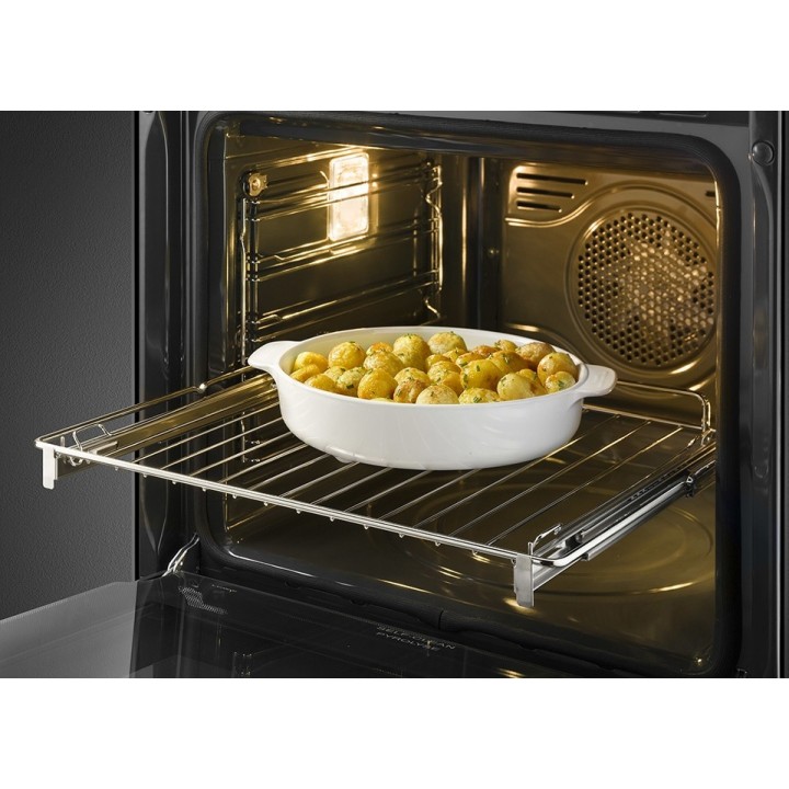 Promotion sur le Four Multifonction pyrolyse SFP6101TVNO Smeg